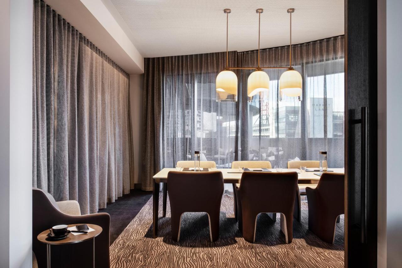 Melbourne Marriott Hotel Docklands Exteriör bild The dining room