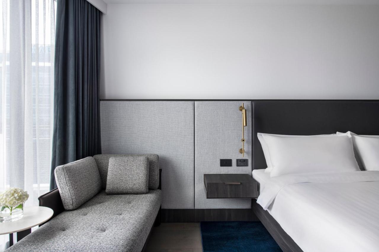 Melbourne Marriott Hotel Docklands Exteriör bild Deluxe Room
