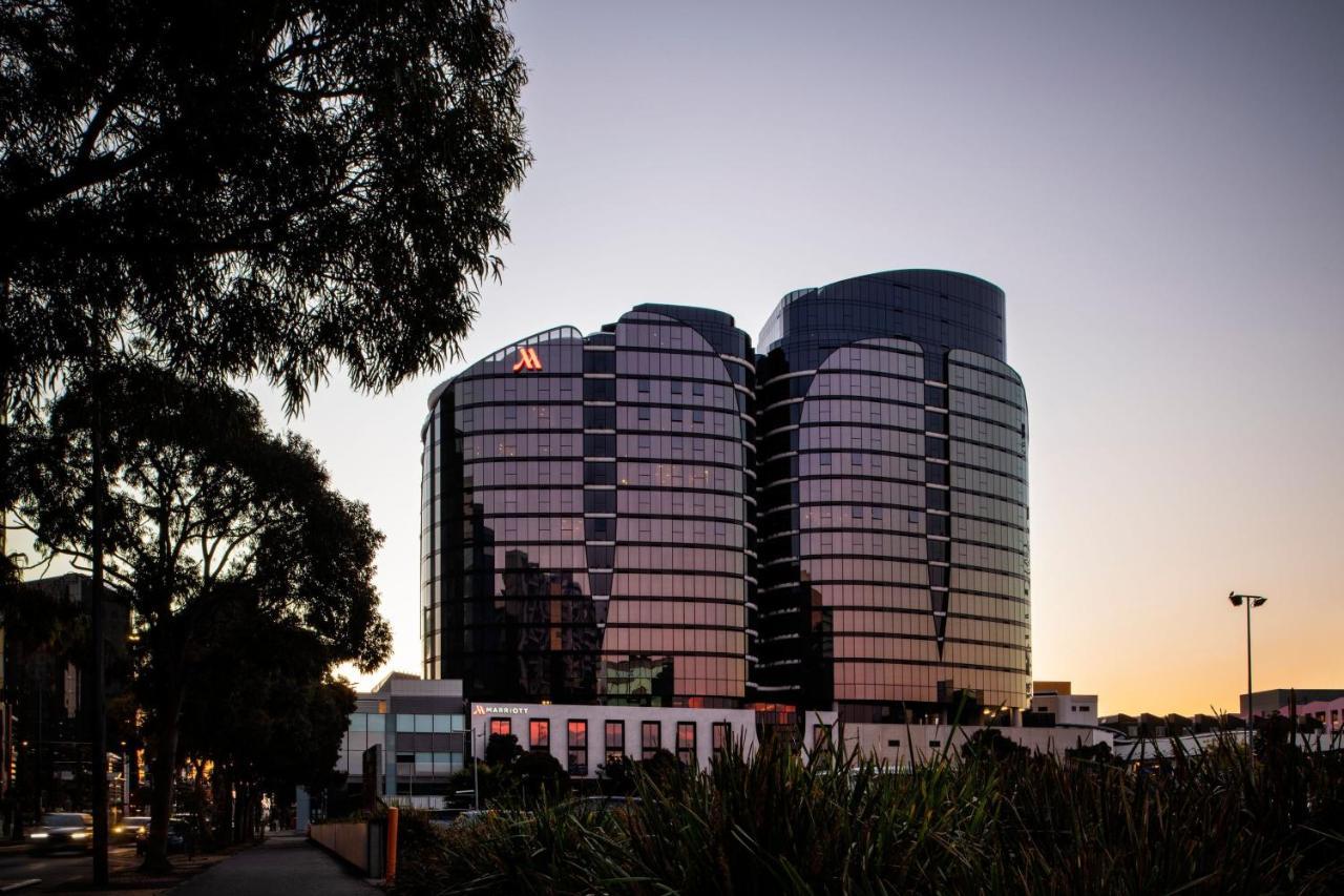 Melbourne Marriott Hotel Docklands Exteriör bild The Marriott Melbourne Docklands