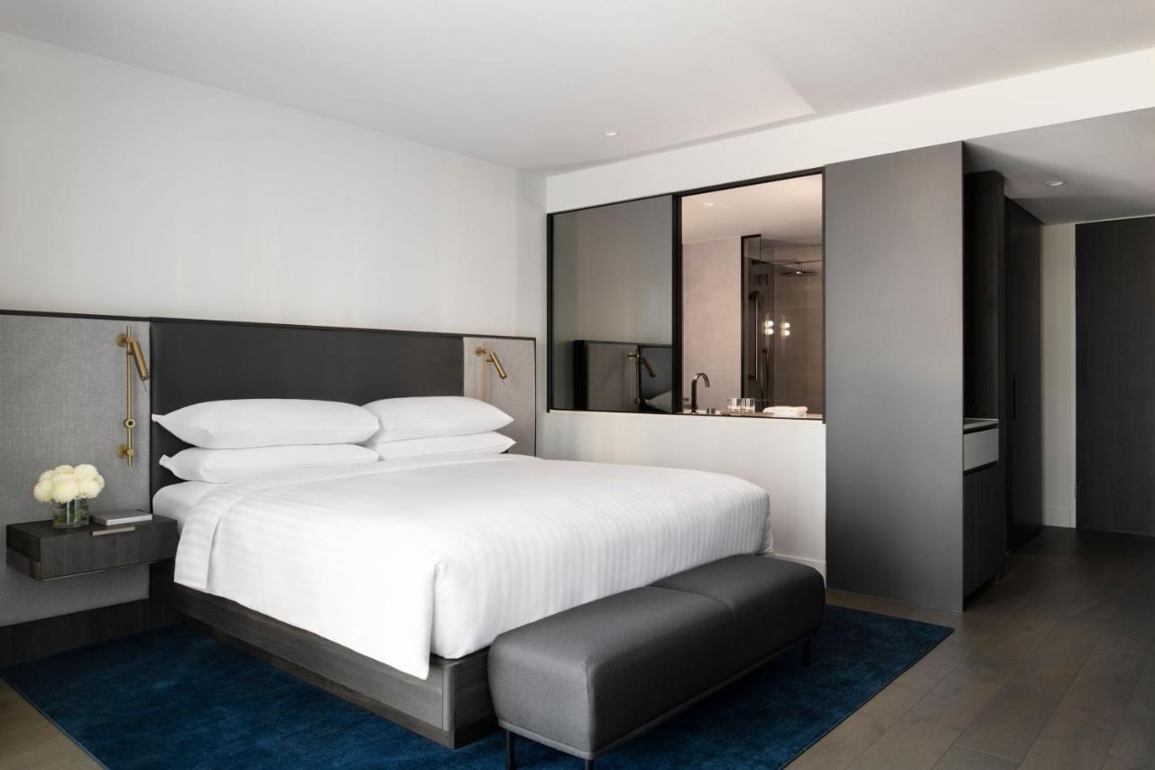 Melbourne Marriott Hotel Docklands Exteriör bild