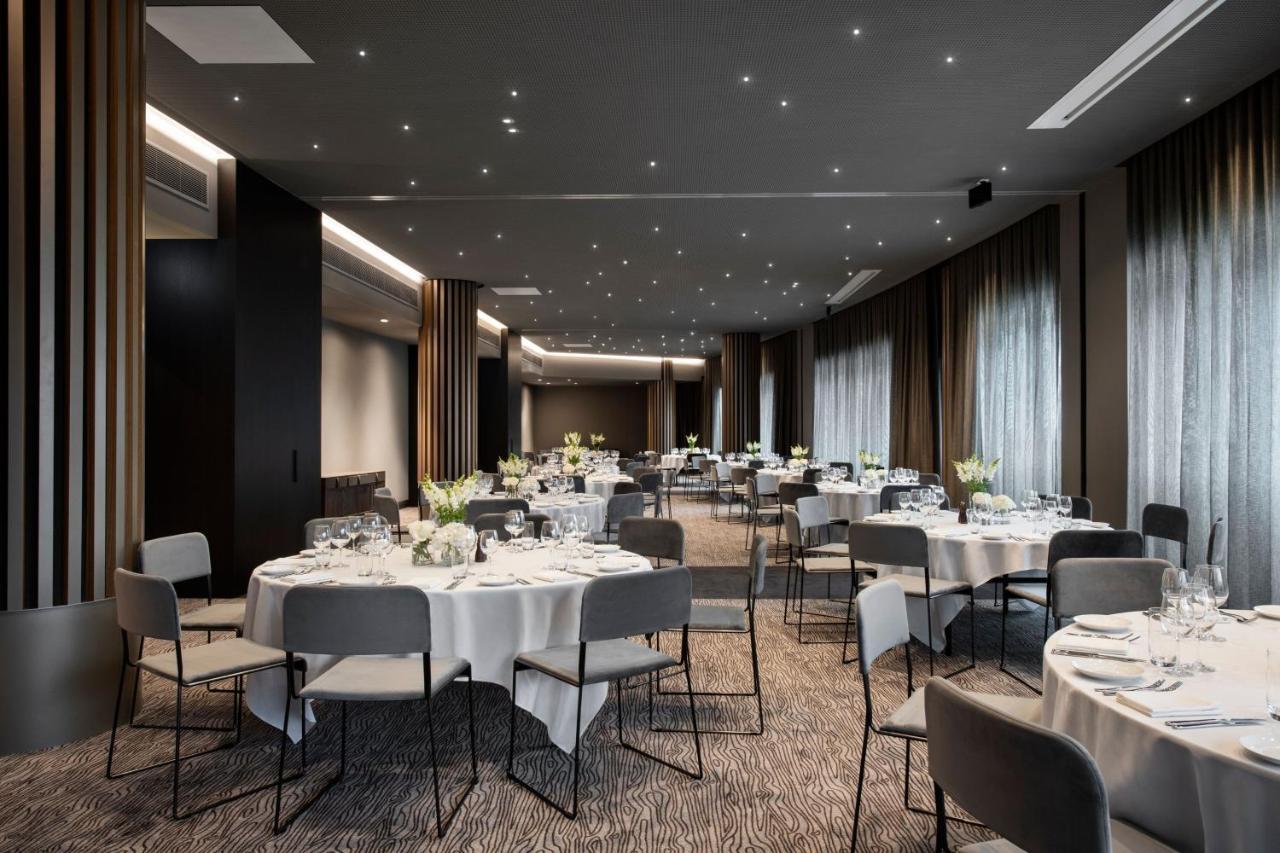 Melbourne Marriott Hotel Docklands Exteriör bild The ballroom