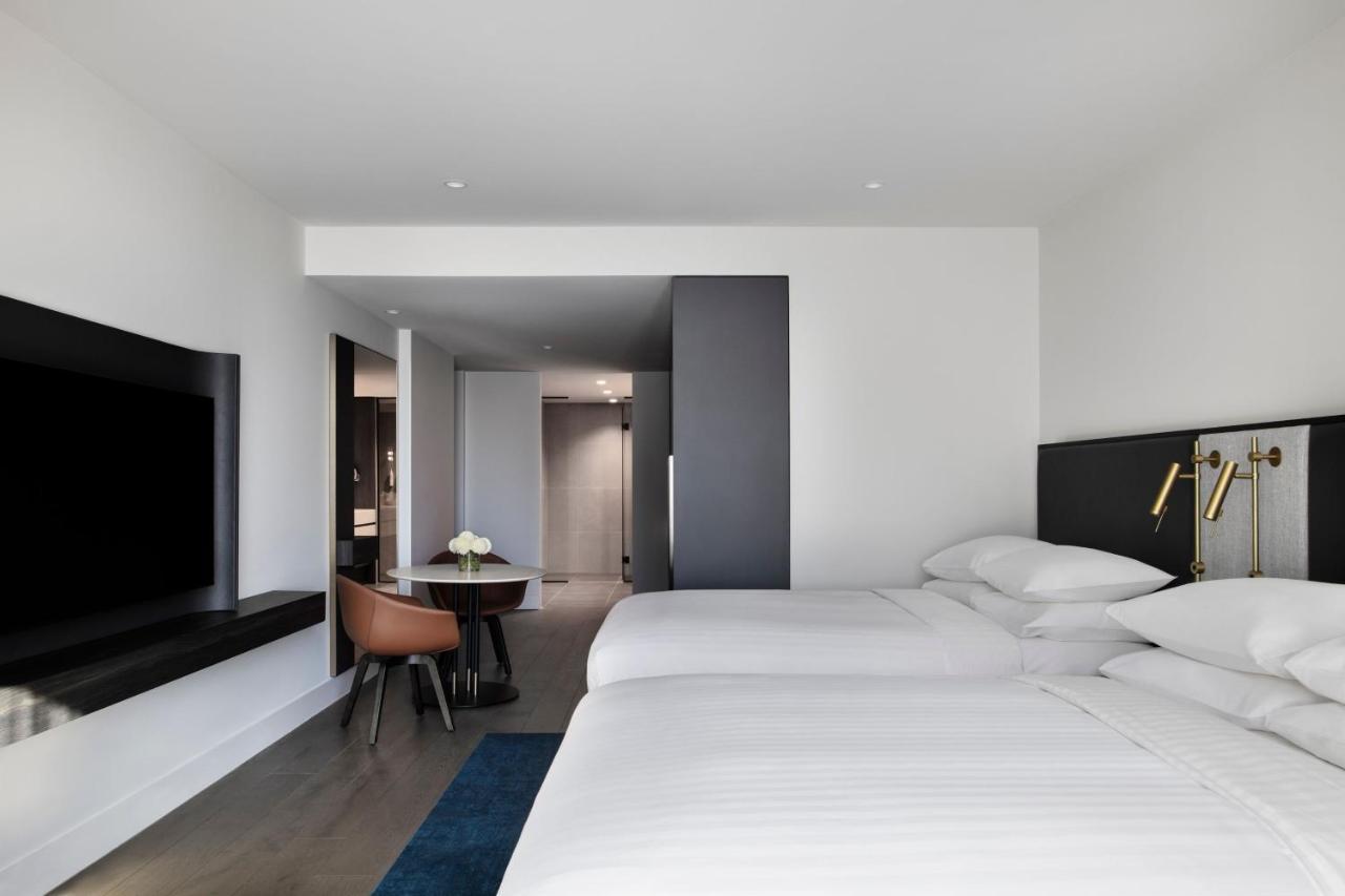 Melbourne Marriott Hotel Docklands Exteriör bild