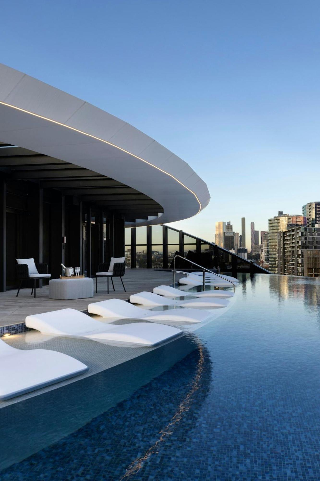 Melbourne Marriott Hotel Docklands Exteriör bild The rooftop pool at The Standard East Village